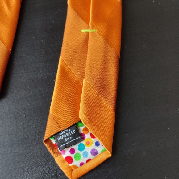 City of London | 2 toned orange 🧡 striped 100% silk tie 👔 - Picture 6 of 13